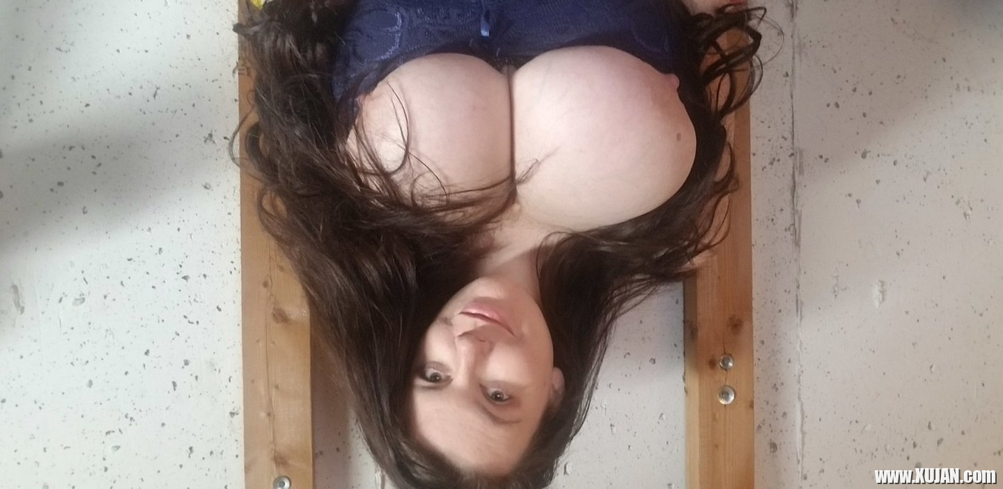 Lovely Lilith unveils her huge boobs while posing - Photo #1498589
