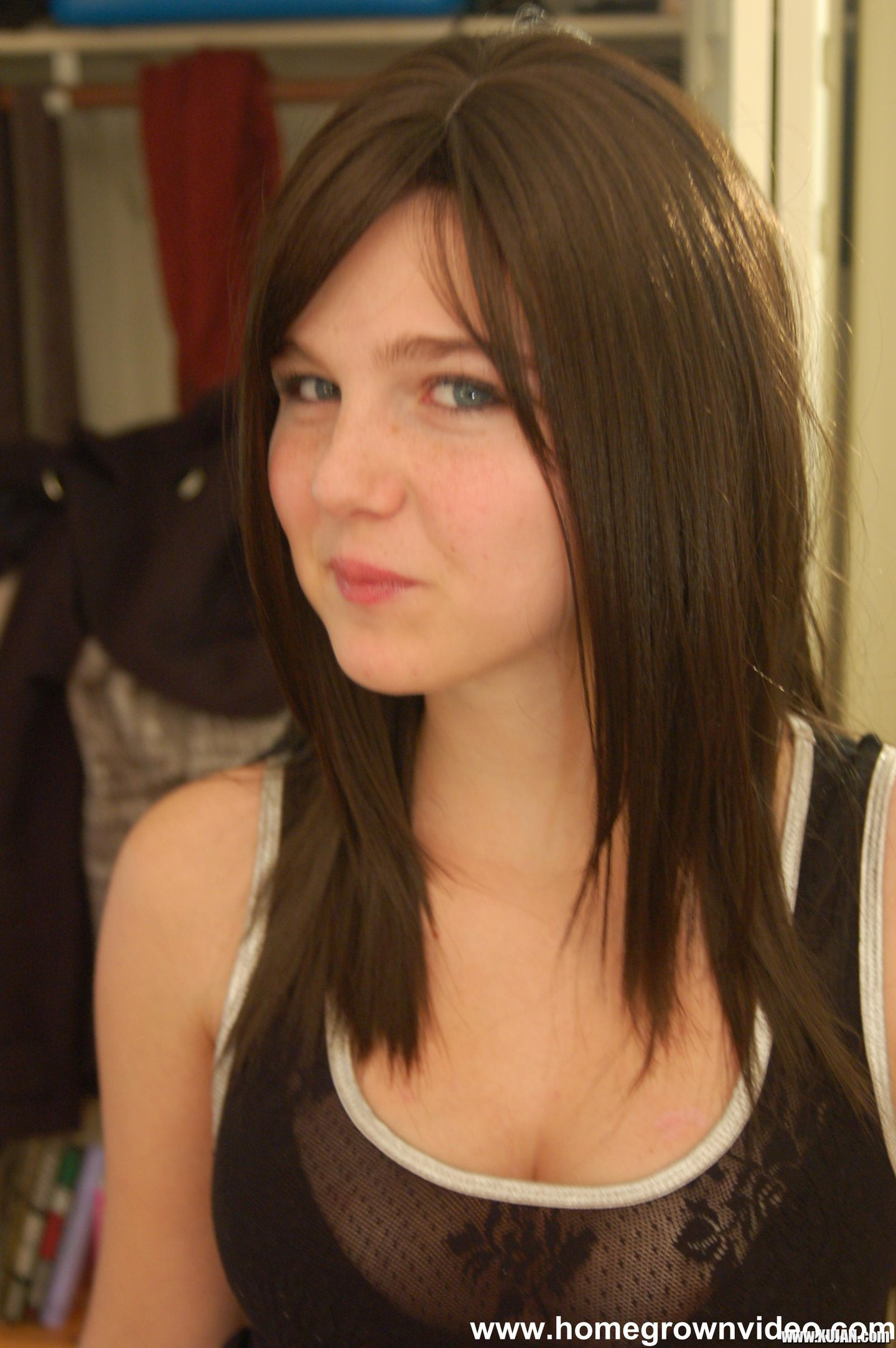 Young Chloe Camilla goes down on her Boyfriends Cock - Photo #1509605
