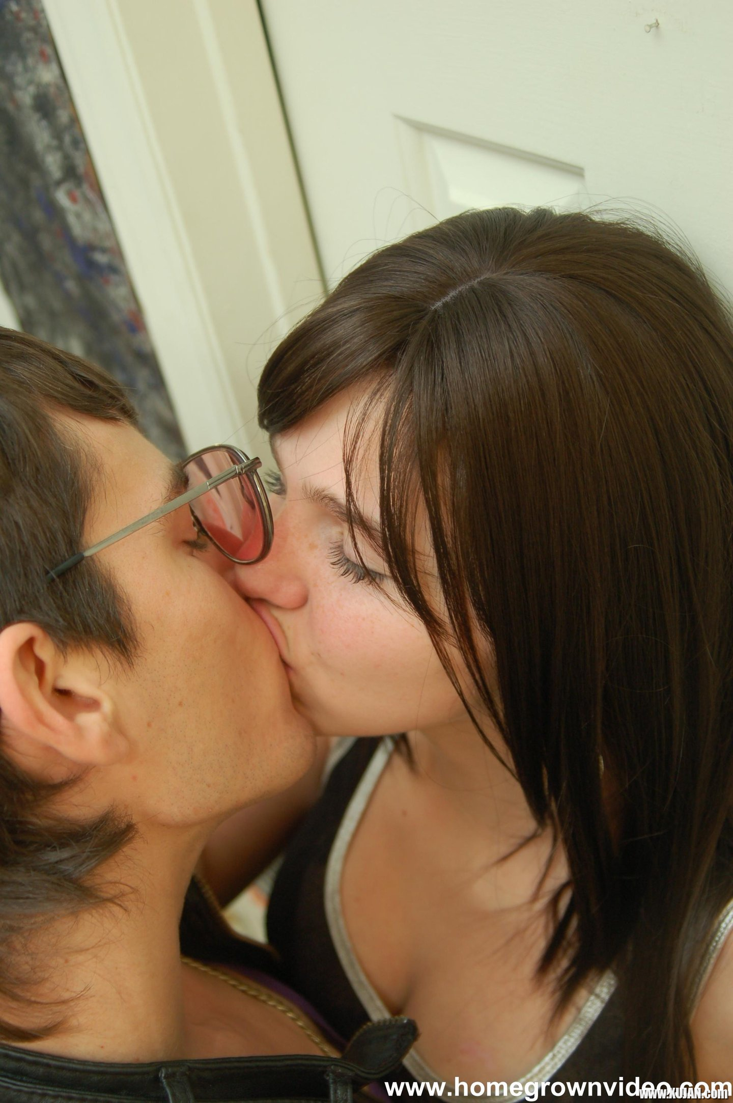 Young Chloe Camilla goes down on her Boyfriends Cock - Photo #1509608