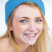 Teen Carmen Callaway spreads wide for massive Dong