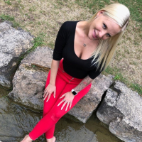 Lara CumKitten Naughty Posing