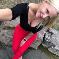 Lara CumKitten Naughty Posing