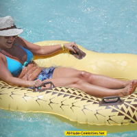 Britney Spears caught in blue bikini