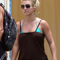 Britney Spears exposing fucking sexy body and hot ass in blue bikini
