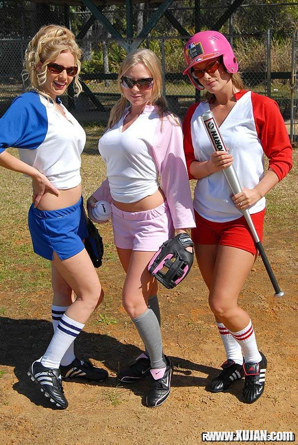 Amazing britney and her red white and blue softball babes get down for some ball - Photo #1511538