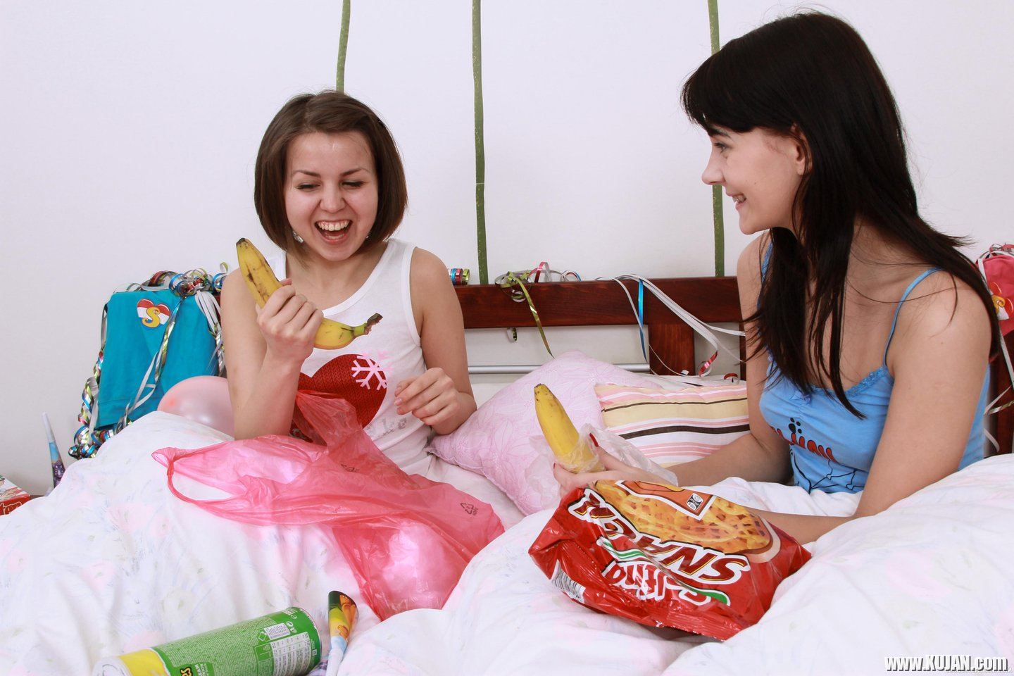 Rita Jalace and her Girlfriend have a Pyjama Party - Photo #1517690