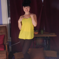 Siouxsie Q drops pink panties fingering her cunt