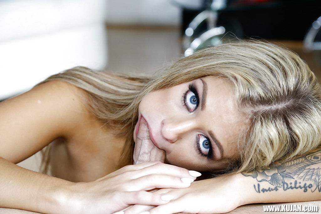 Blonde hottie Madelyn Monroe getting chipmunked by large POV cock - Photo #1527930