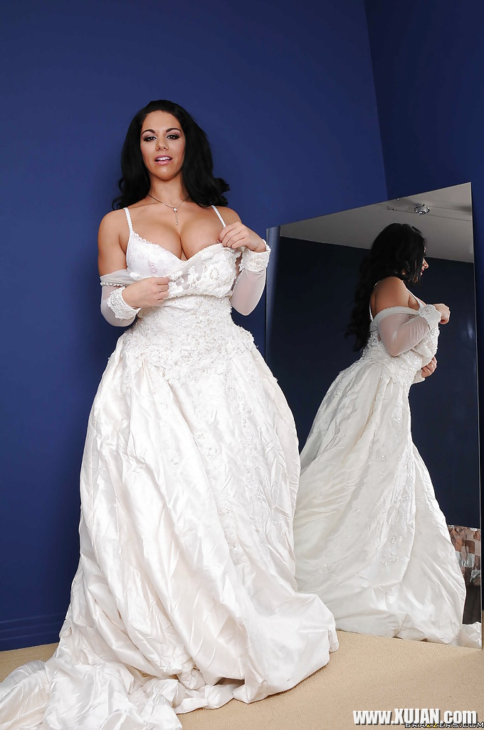Steaming hot bride in stockings Bella Reese uncovering her gorgeous curves - Photo #1547605