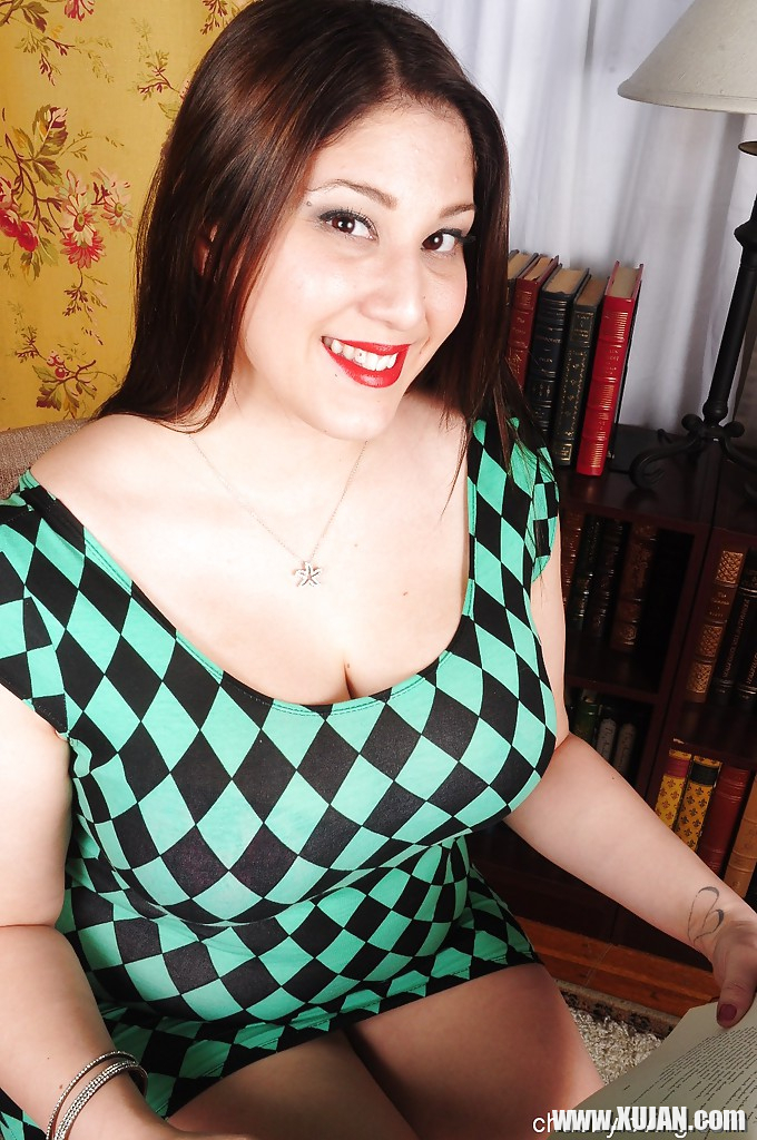 Chubby mature Angel is undressing her sweet lingerie on camera - Photo #1547915