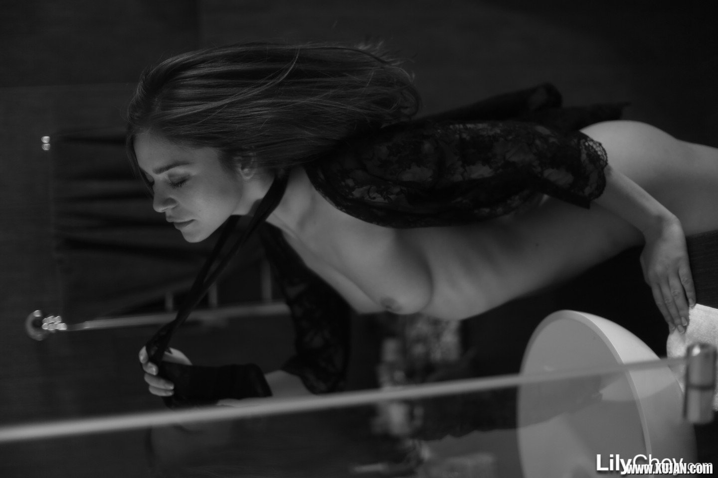 Gorgeous girl Lily Chey teasing with her nice boobies - Photo #1551035