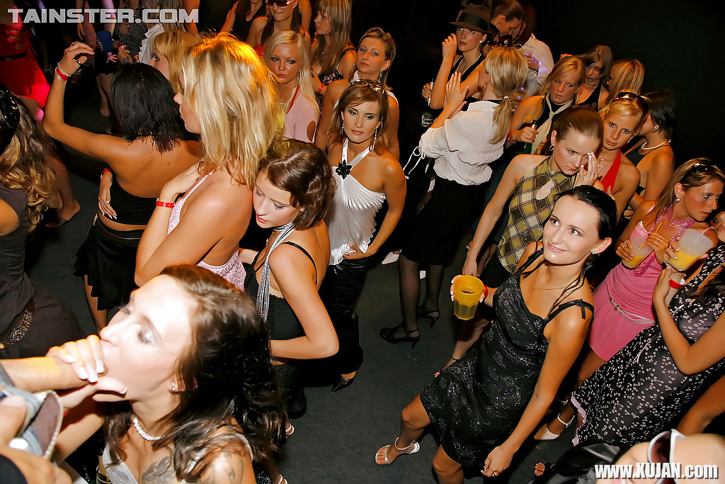 Jizz starving cockhunters show off their blowjob skills at the sex party - Photo #1559442