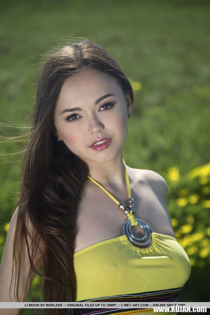 Li Moon nude outside - Photo #1563951