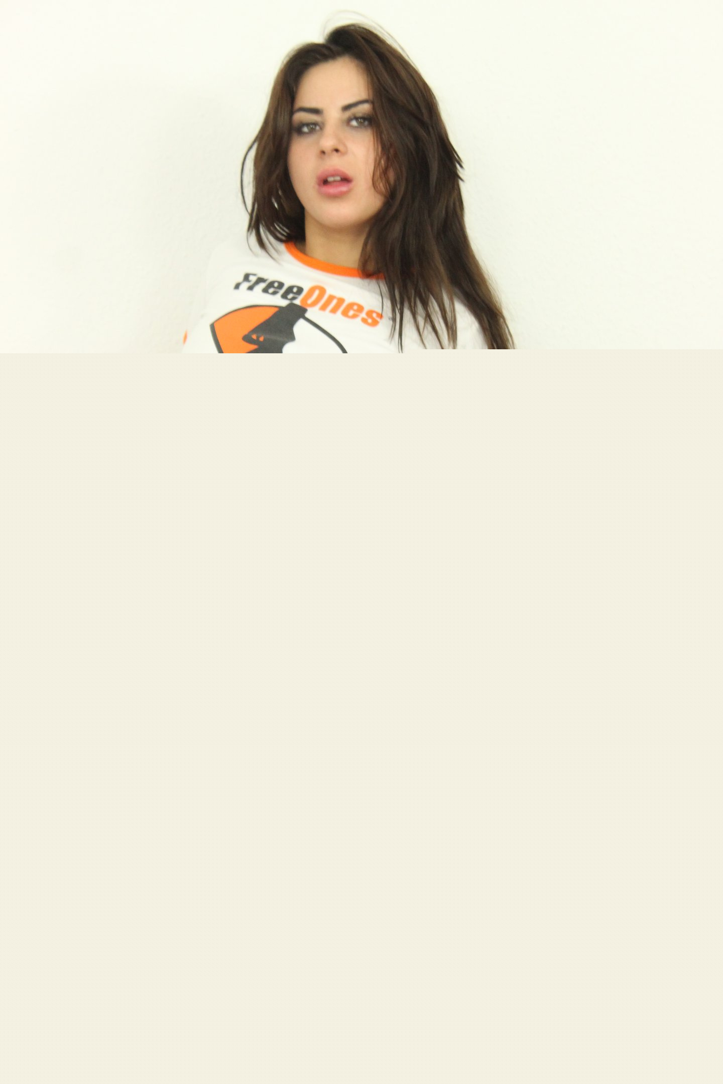 Brunette Babe Nikki Waine in a FreeOnes TShirt - Photo #1565046
