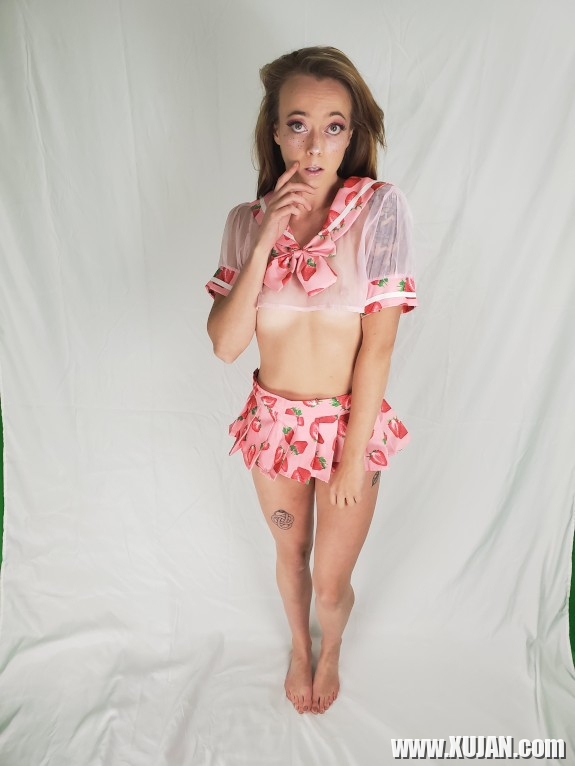 Outfits toys and wigs available for customs - Photo #1583312