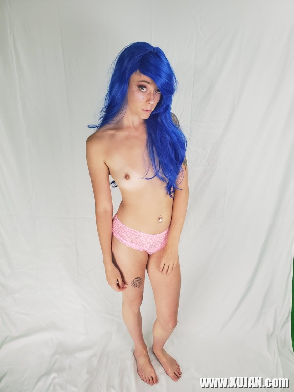 Outfits toys and wigs available for customs - Photo #1583318