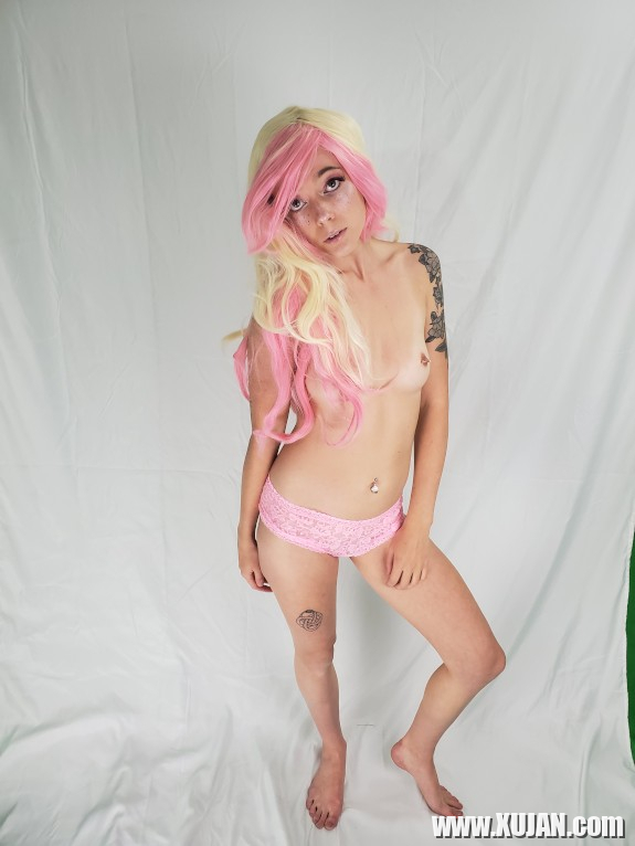 Outfits toys and wigs available for customs - Photo #1583324