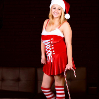 Blonde teen Aria Skye has a a great christmas gift for you