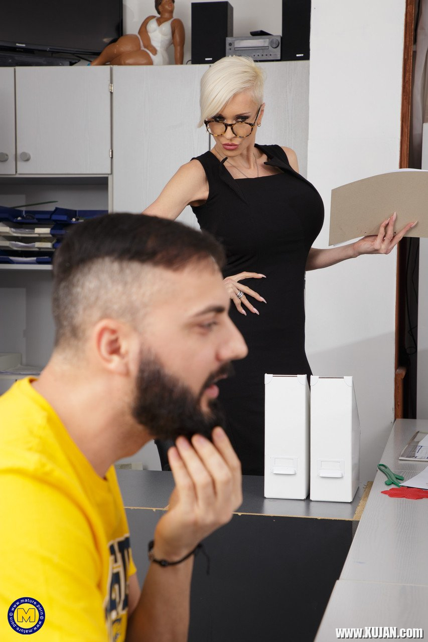 Short haired MILF Tanya Virago loves sucking and riding a hard shaft - Photo #1599168