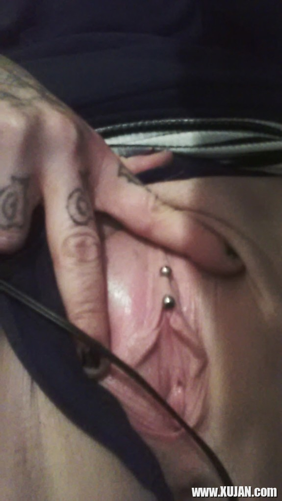 Two wet Pussy girlz fuck and suck and swallow my mans throbbing hard cock - Photo #1600364