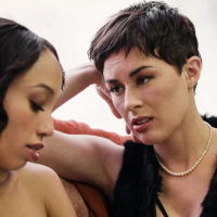 Sexy babe Olive Glass scissoring with horny ebony Alexis Tae