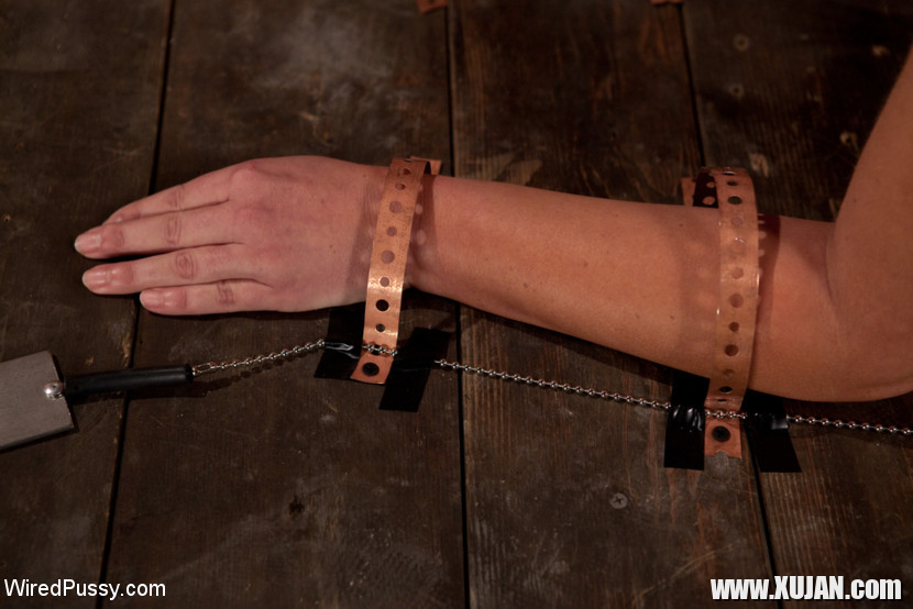 Princess Donna Dolores with bound blonde subgirl - Photo #1606942