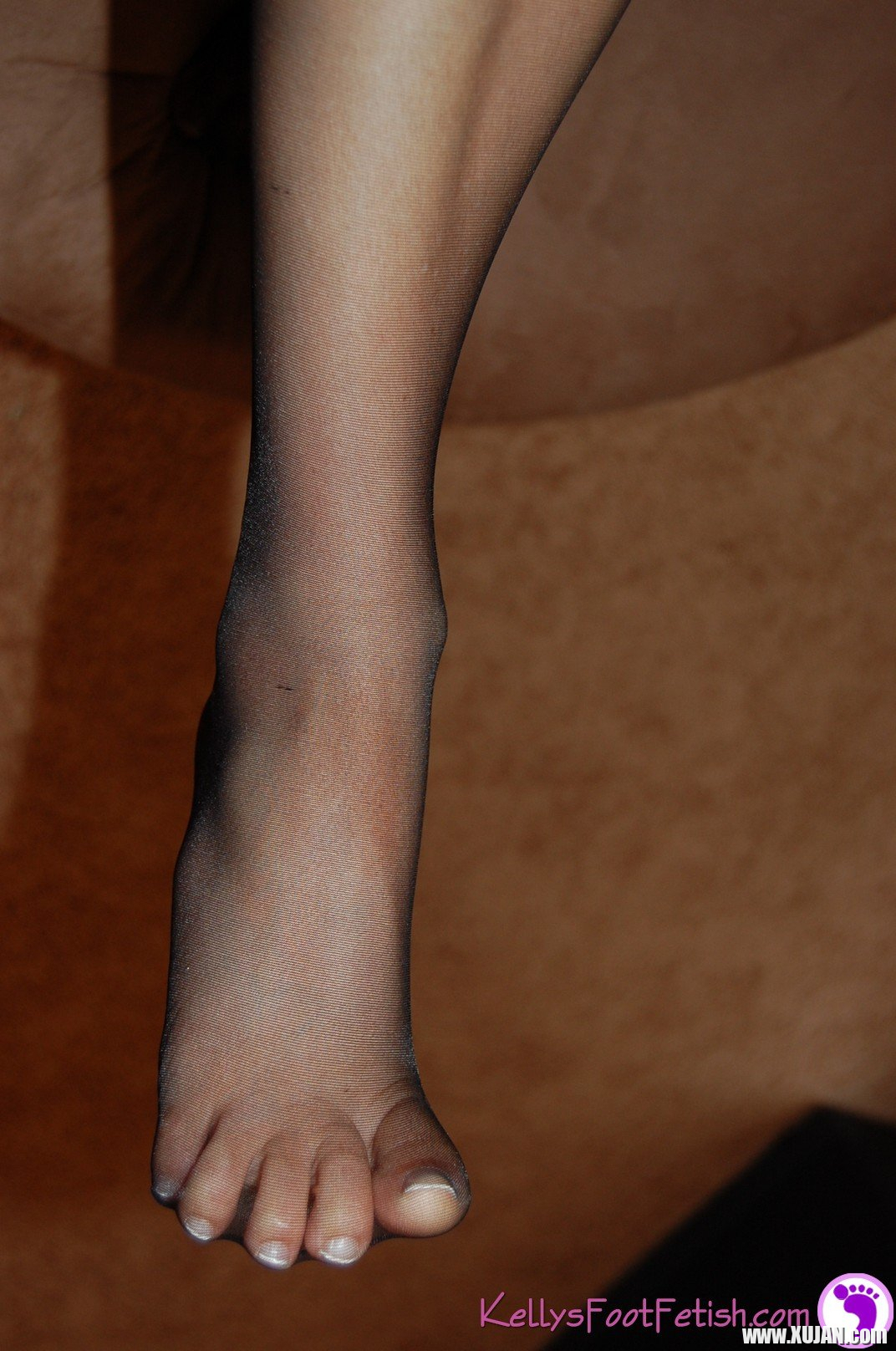 Hot Housewife Kelly wearing black lace Stockings - Photo #1607300