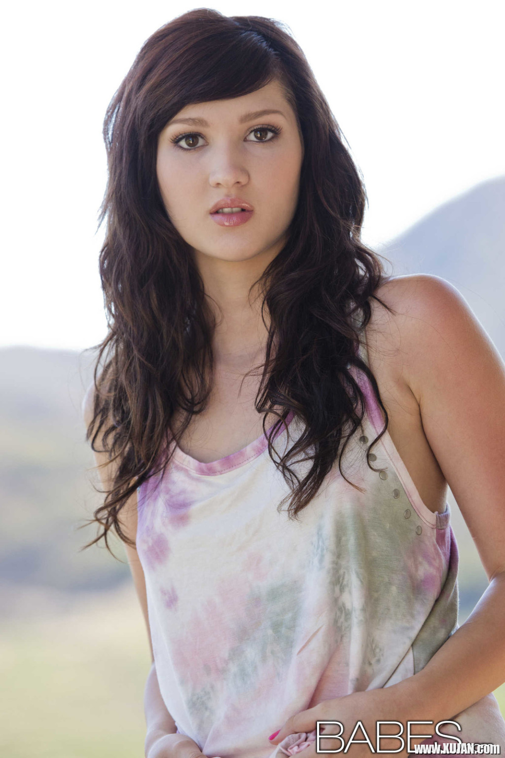 Gorgeous slender teen babe Ellena Woods showing tight pussy - Photo #1610852