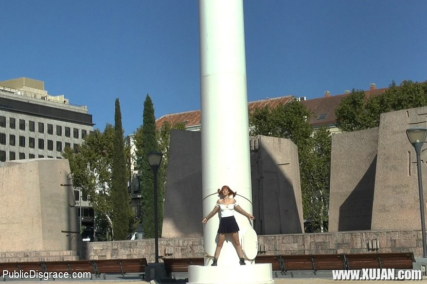 Lilyan Red redhead public babe is bound and fucked with an audience - Photo #1614597