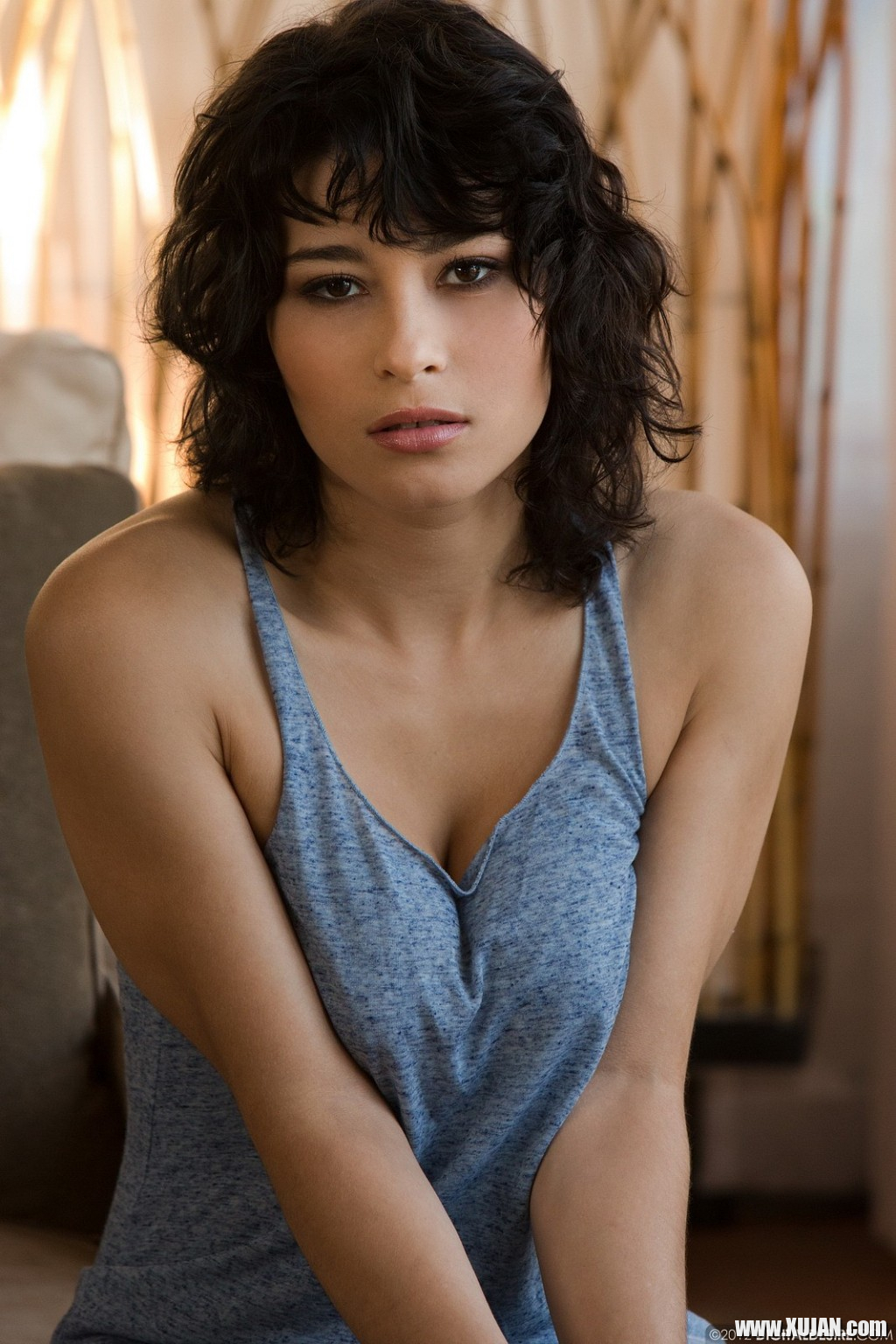 Raven Rockette pulls off her soft top and jeans - Photo #1616328