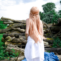 Blonde cosplay model Jessica Jensen parting pink labia lips outdoors