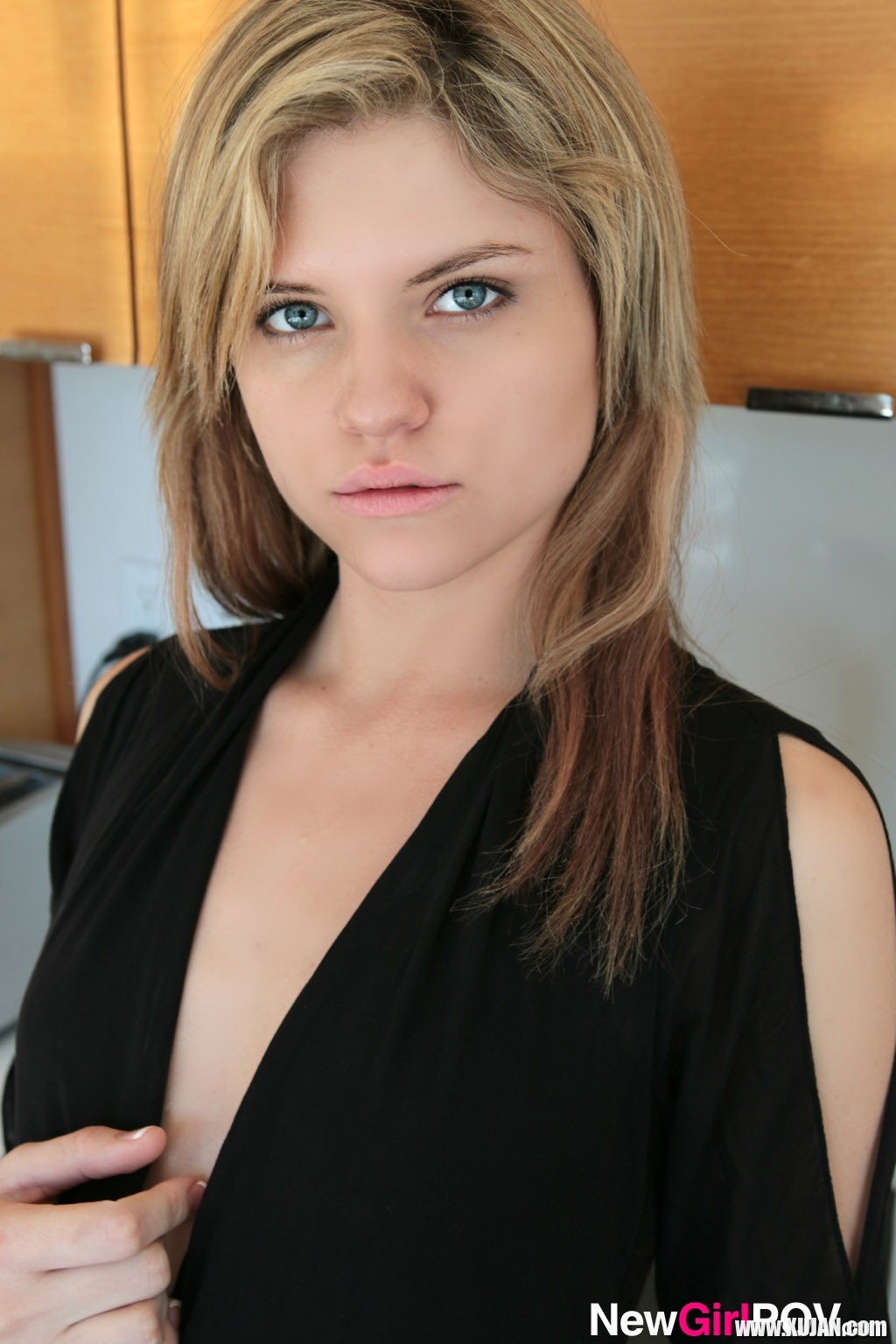 Scarlett Fever stripping off her Panties - Photo #1621751