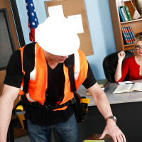 Reality beauty Gigi Allens gets seduced by a road worker in her office