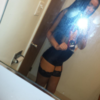 Gorgeous model Sabrina Sins takes stunning pics of her hot self