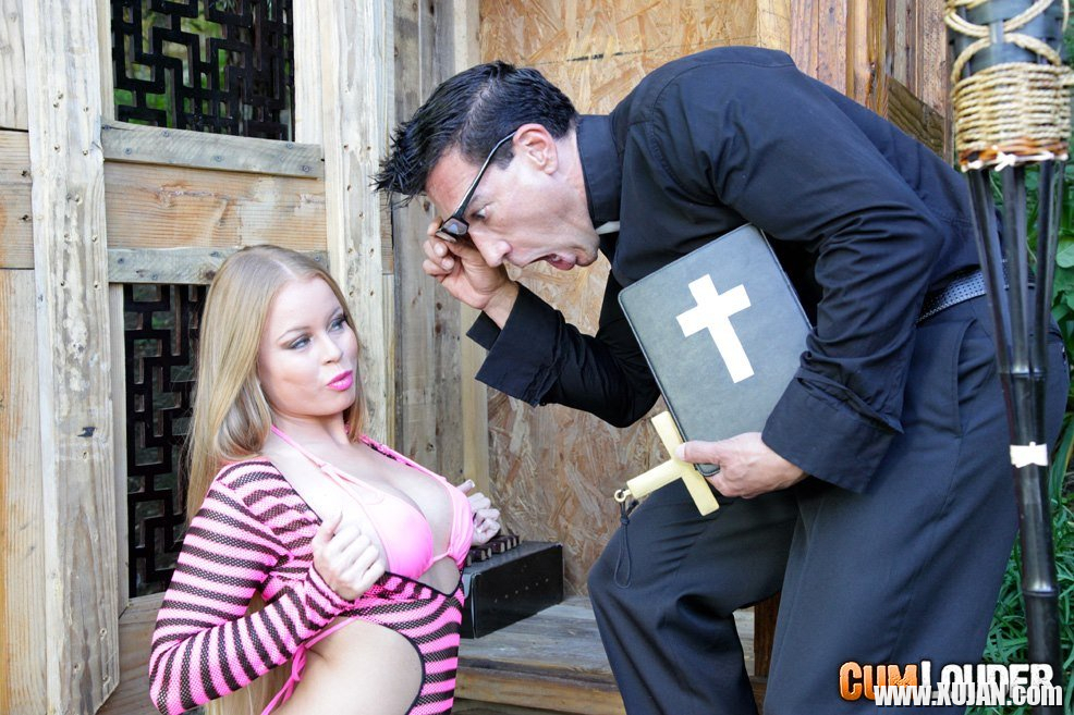 Nikki Delano bangs a priest and drinks his jizz - Photo #1626659