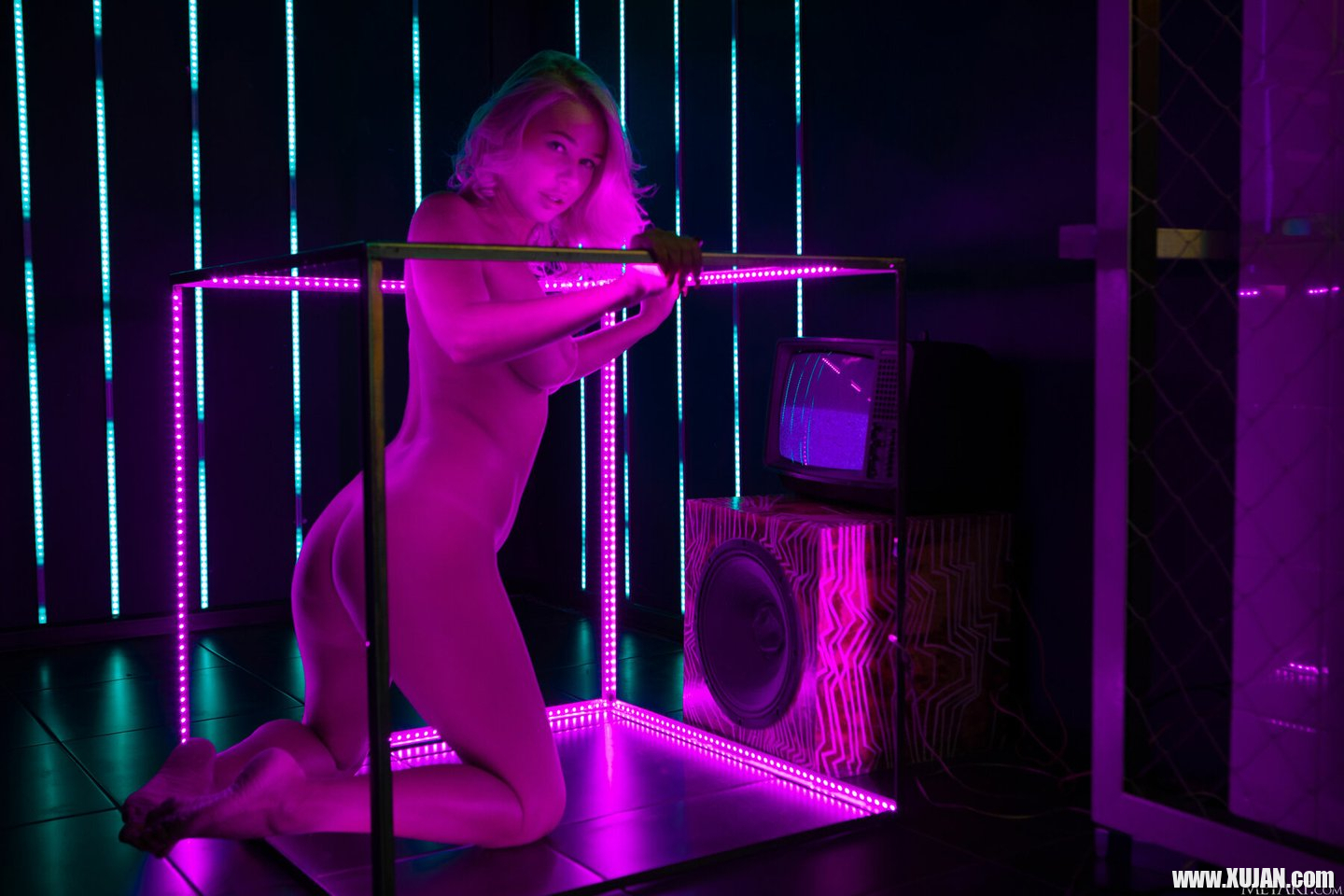 Slutty Darina Nikitina strips and dances in club - Photo #1645263