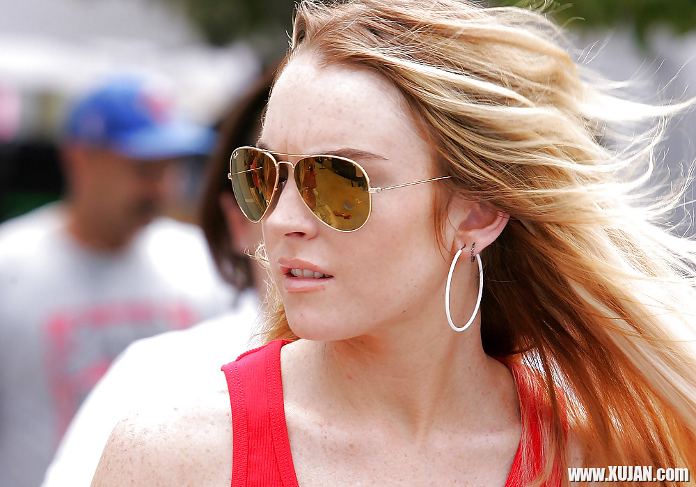 Lindsay Lohan on location for Ugly Betty in Queens - Photo #1646844