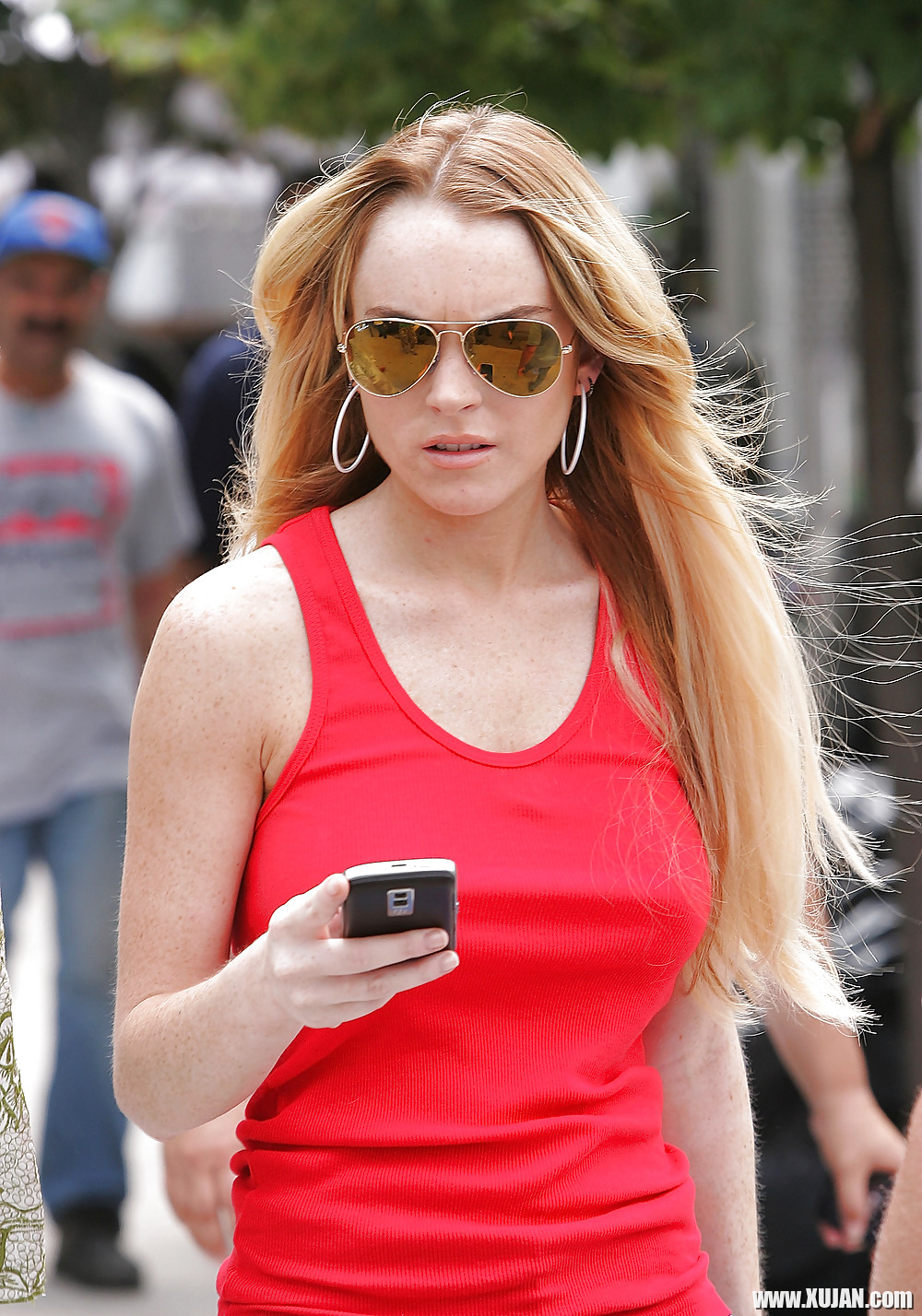 Lindsay Lohan on location for Ugly Betty in Queens - Photo #1646845