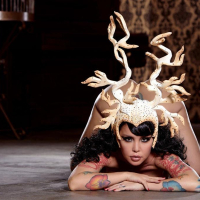 Asian babe Masuimi Max goes pinup for you