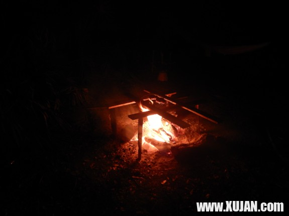blonde desire goes topless by campfire and nonnude public shoot near river - Photo #1663094