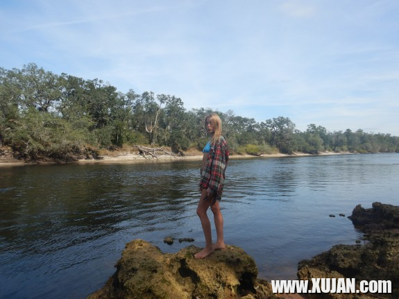 blonde desire goes topless by campfire and nonnude public shoot near river - Photo #1663098