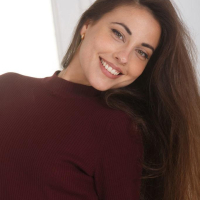 Brunette teen Lorena Garcia pulls down her panties in Ranida