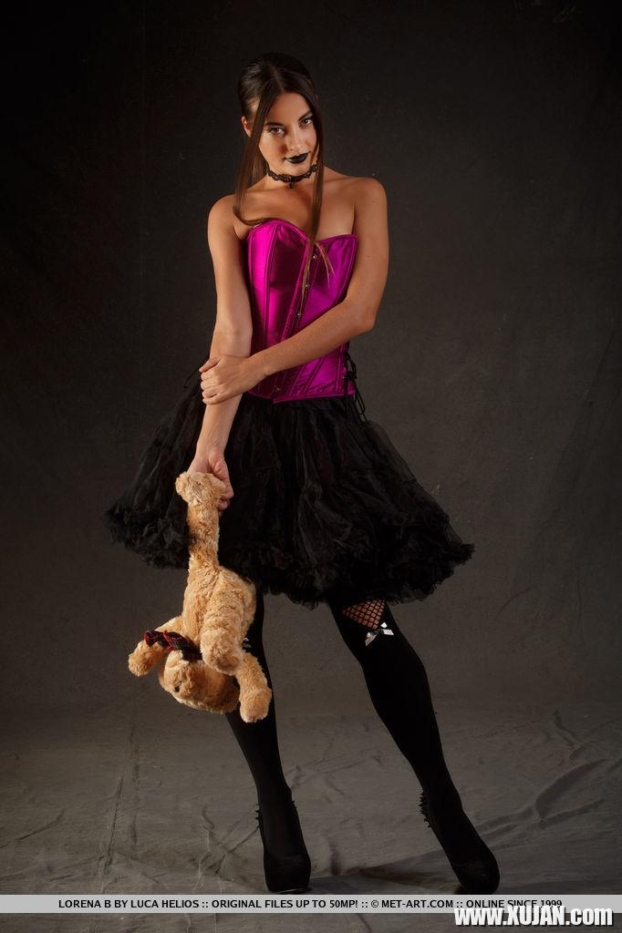 Pretty girl Lorena Garcia shows her goth side in Sioneca - Photo #1664678