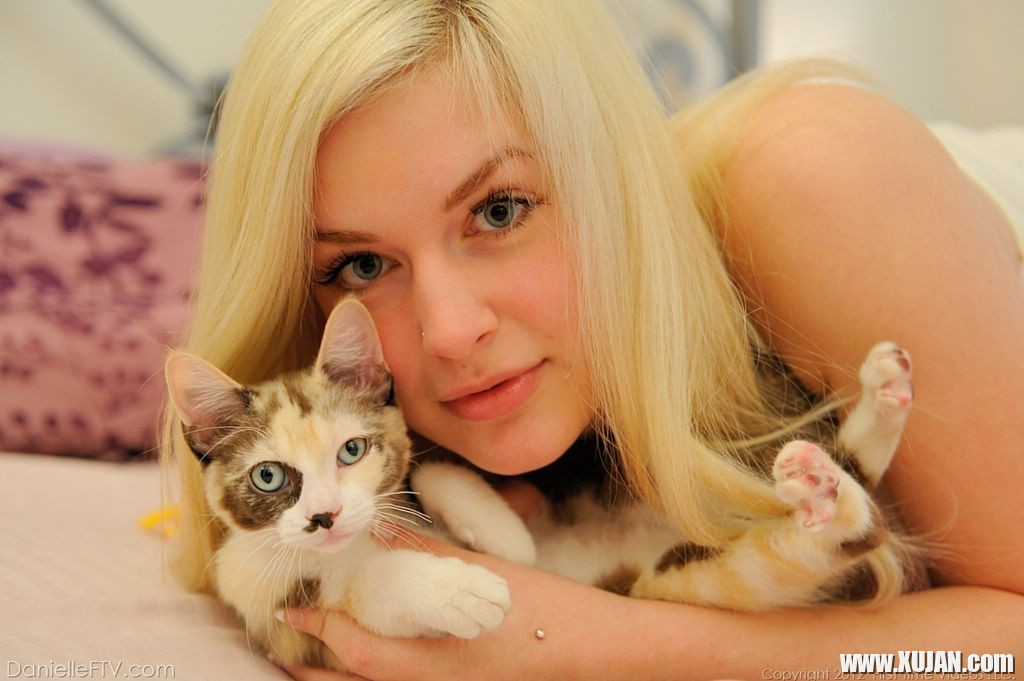 Danielle FTV busts out her big boobs for her kitten - Photo #1666842