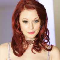 Sexy pornstar Justine Joli Swan up close and personal