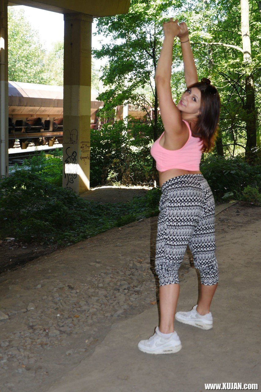 Cute July Johnson gets nude outside after work out - Photo #1675309