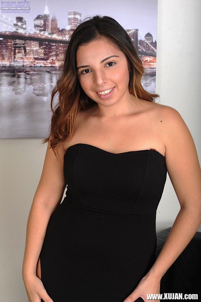 Cute curvy coed Luna Leve exposes thick ass - Photo #1675553