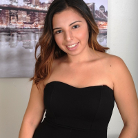 Cute curvy coed Luna Leve exposes thick ass