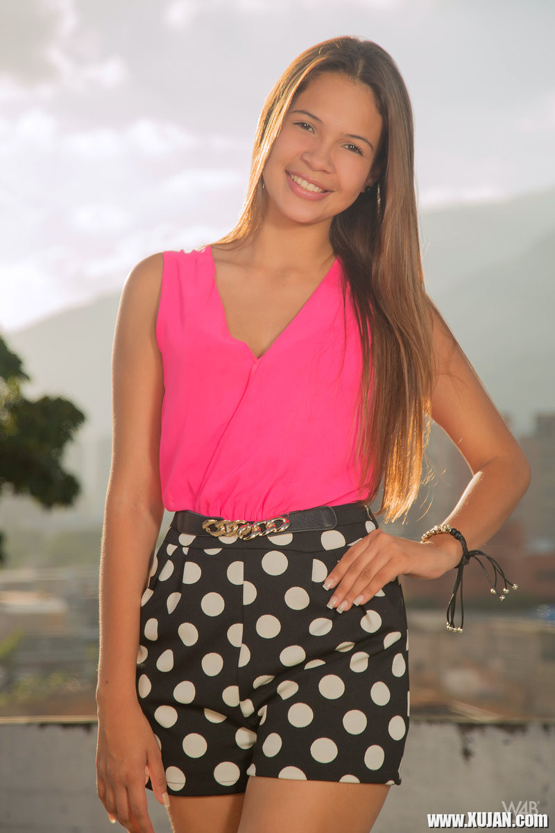 Beautiful Latina teen Kiara Lorens gets naked outdoors - Photo #1678182