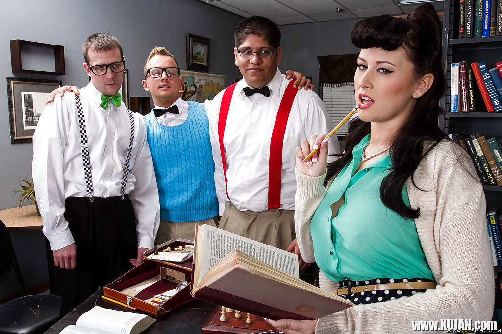 Wellstacked coed Alexis Grace gets fucked by a naughty nerdy guy - Photo #1679031
